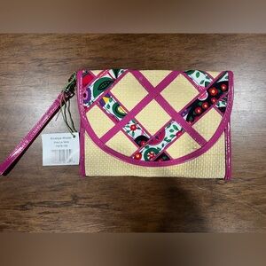 NWT Vera Bradley “Viva la Vera” Retired Pink and Cream Woven Wristlet